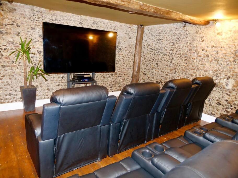 Вилла Huge Luxury 8 Bed Manor House Hot Tub Pool Table Саффрон-Уолден Экстерьер фото